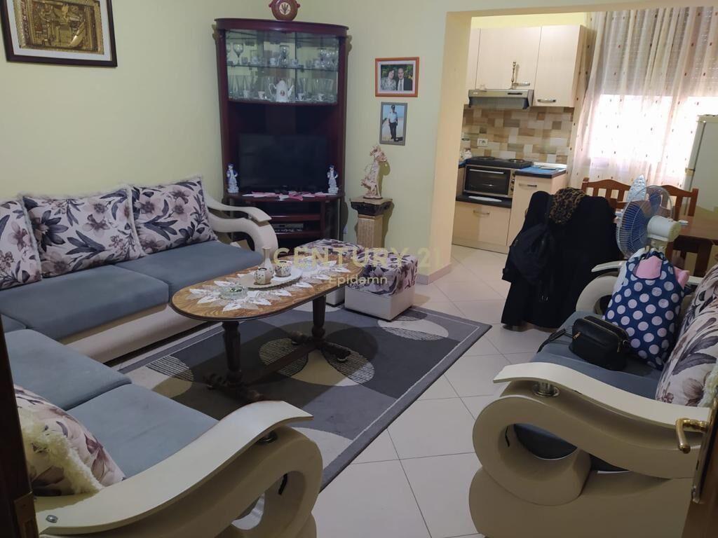 Apartament 1+1 për Qira në Plazh, Durrës !