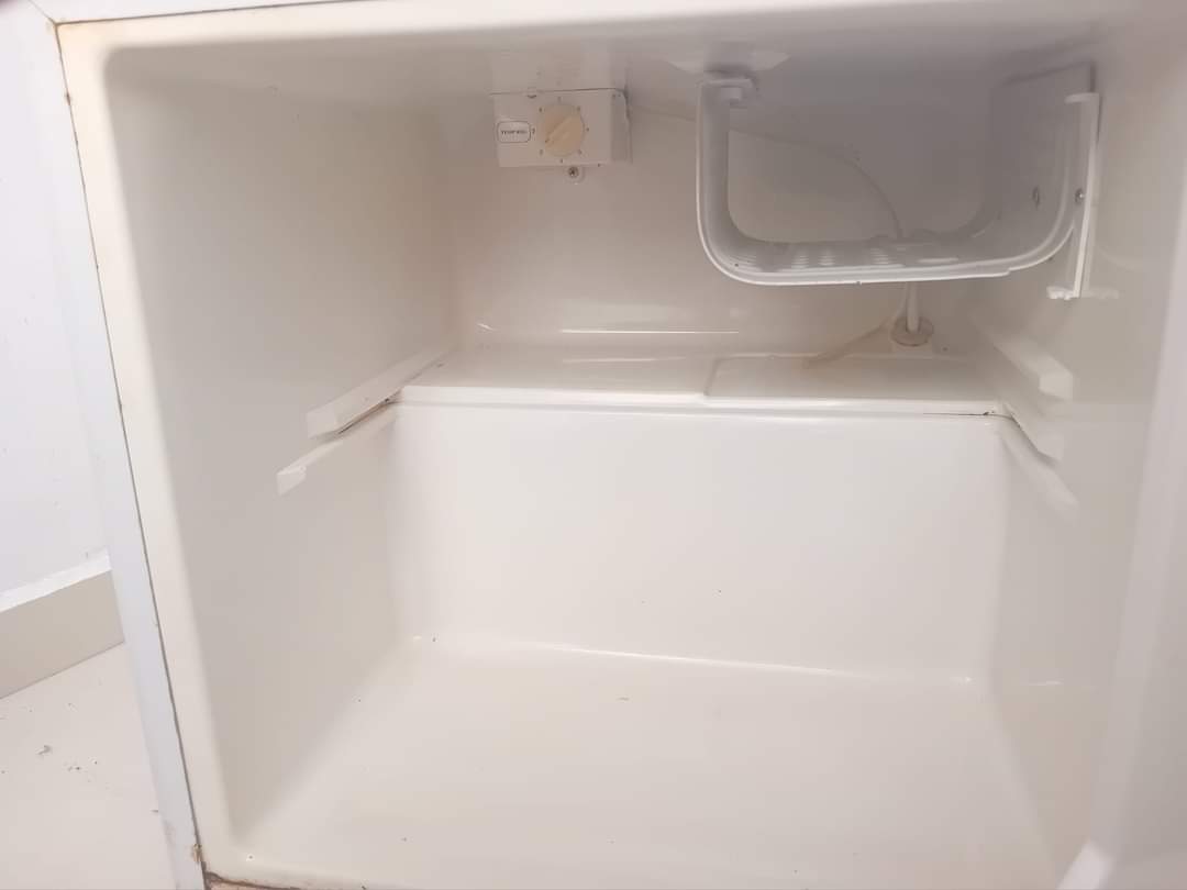 Shitet: Mini frigorifer “ESKIMO”