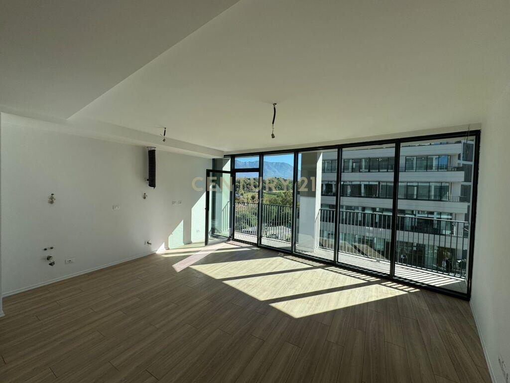 Qira | Zyrë 105 m² | Liqeni i Tiranës | €1400/muaj