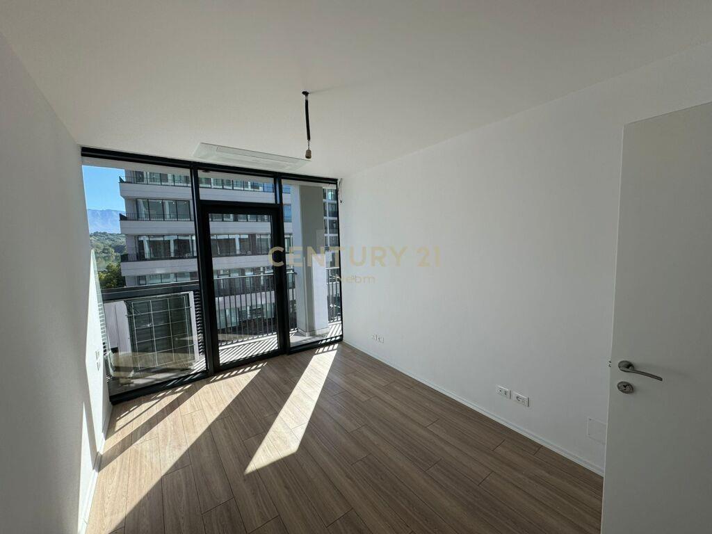 Qira | Zyrë 105 m² | Liqeni i Tiranës | €1400/muaj