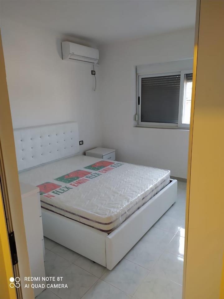 Shitet ap 1+1 prane drejtoris se policis