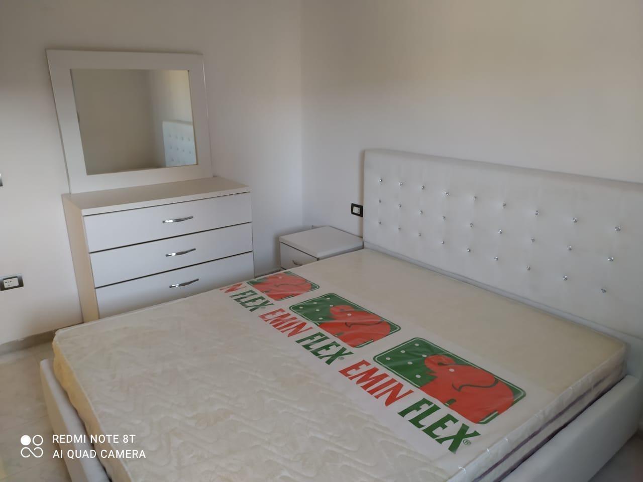 Shitet ap 1+1 prane drejtoris se policis