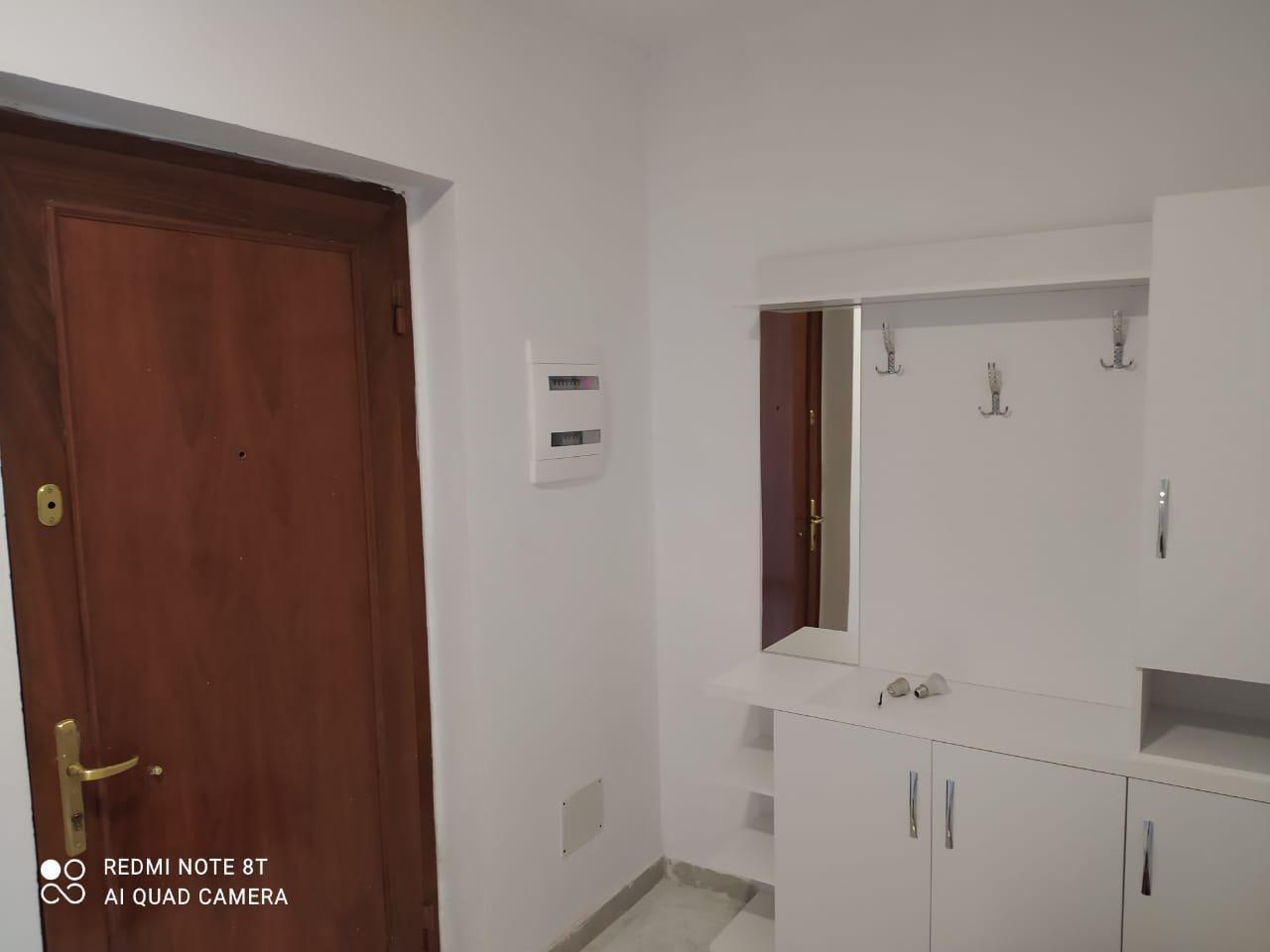 Shitet ap 1+1 prane drejtoris se policis