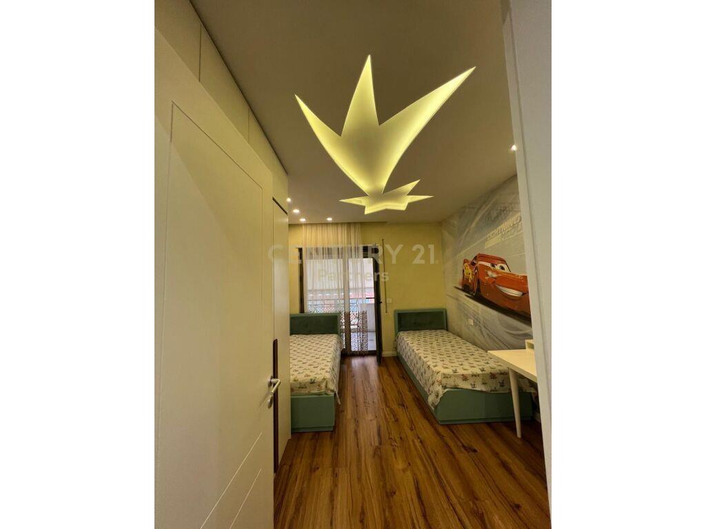 Japim me qera apartament 2+1 ne Kompleksin Delijorgji!