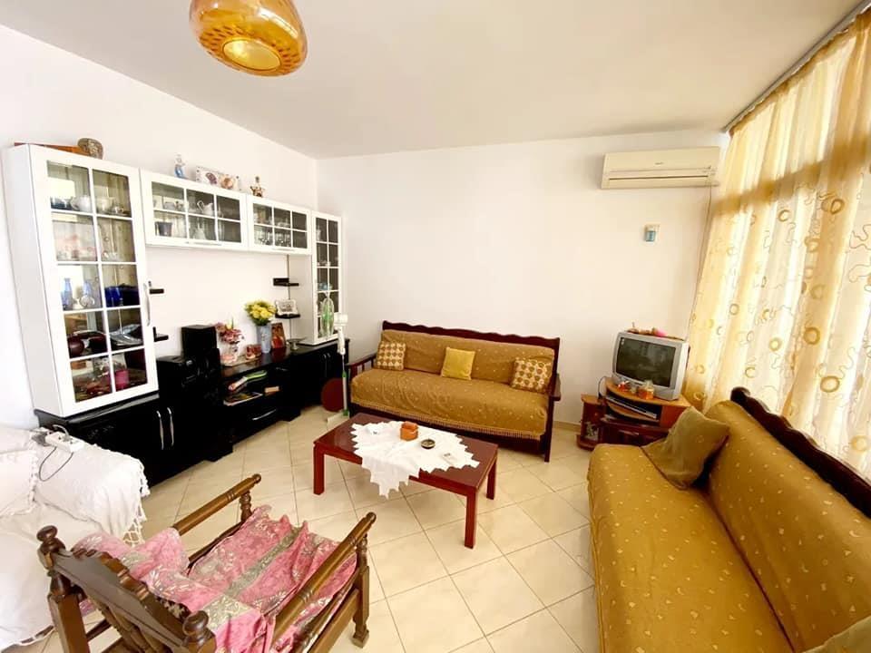 Golem,Jepet me qira apartament 2+1,afer Flower Hotel