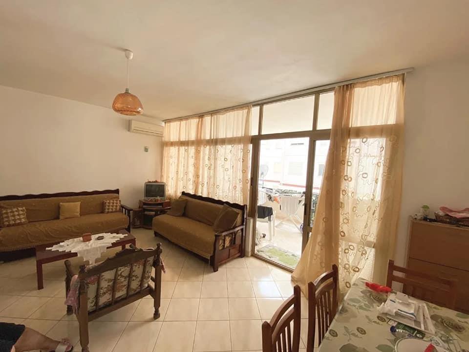 Golem,Jepet me qira apartament 2+1,afer Flower Hotel