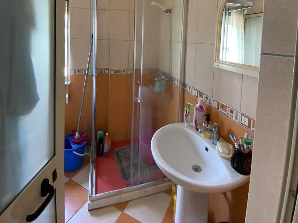 Golem,Jepet me qira apartament 2+1,afer Flower Hotel