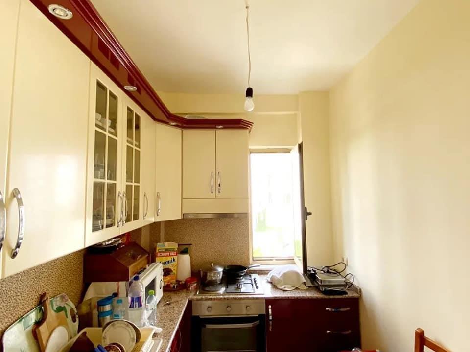 Golem,Jepet me qira apartament 2+1,afer Flower Hotel