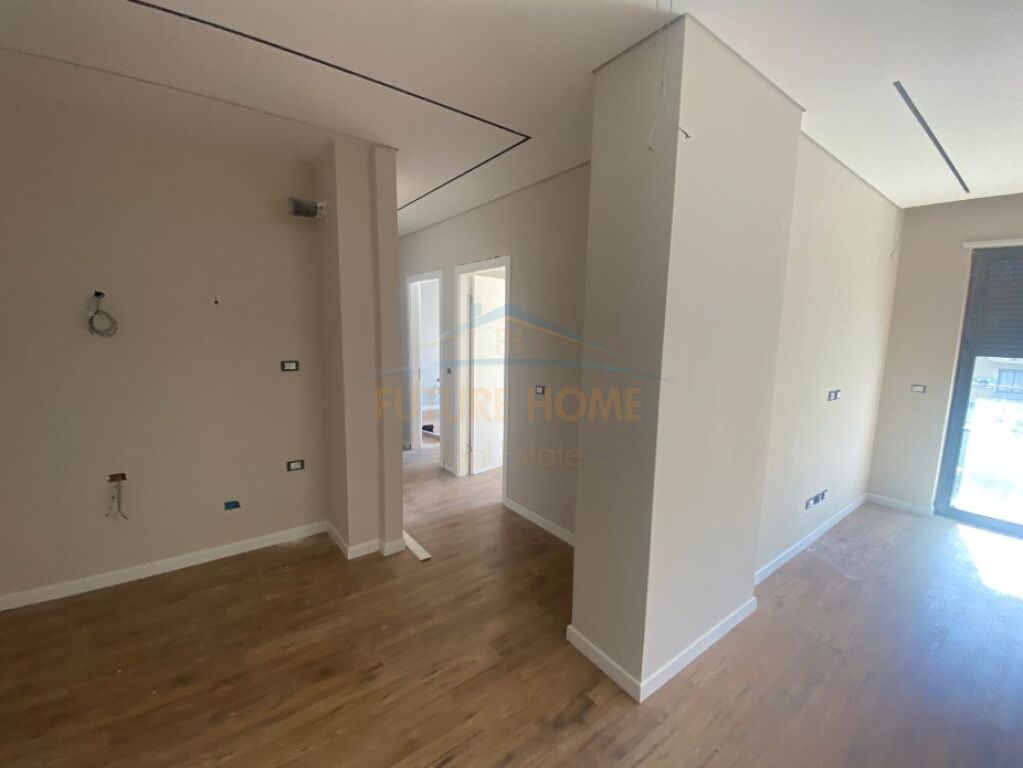Qera, Apartament 2+1+Post Parkimi, Rruga Karl Gega