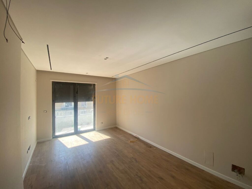 Qera, Apartament 2+1+Post Parkimi, Rruga Karl Gega