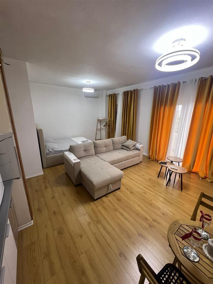 SHITET GARSIONERE ME PAMJE DETI NE PLAZH PLEPA!