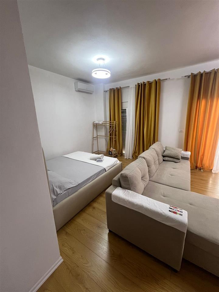 SHITET GARSIONERE ME PAMJE DETI NE PLAZH PLEPA!