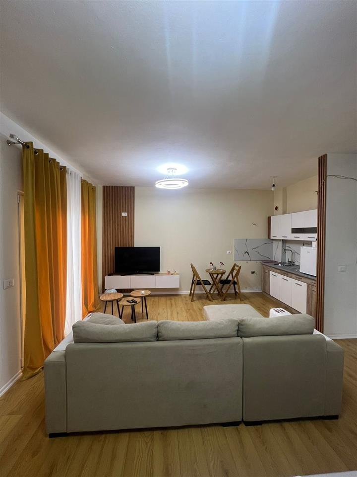 SHITET GARSIONERE ME PAMJE DETI NE PLAZH PLEPA!