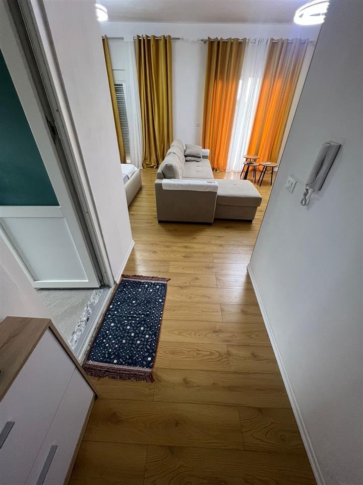 SHITET GARSIONERE ME PAMJE DETI NE PLAZH PLEPA!