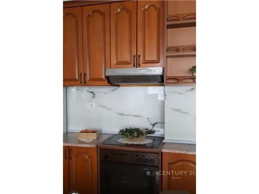 ME QIRA APARTAMENT 1+1 550 € bosko101442