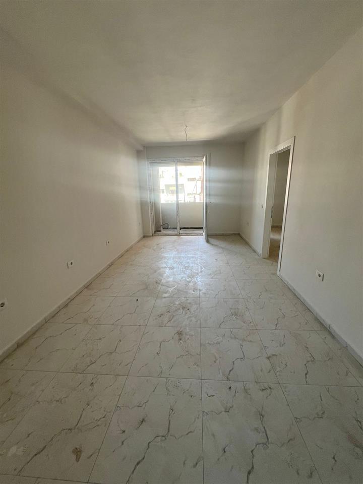 Shitet 1+1 te Titana Golden Park 3