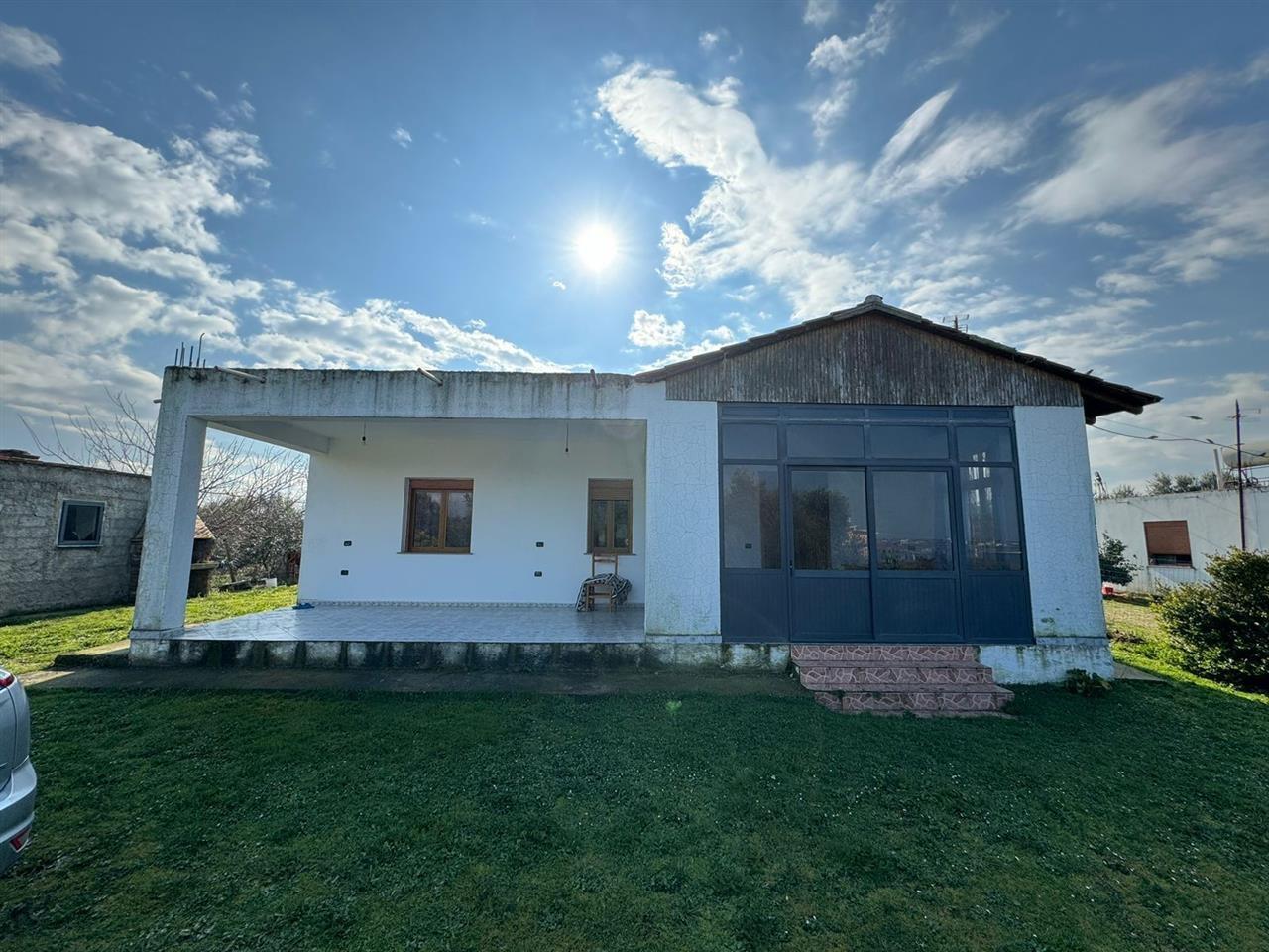 Kavaje,shtepi +10.000 m² toke ullishte afer Agonasit.