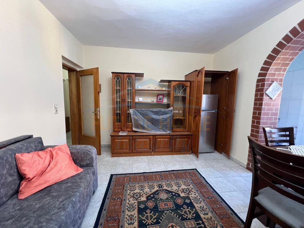 Qera, Apartament 2+1, Pazari i Ri, Tiranë.