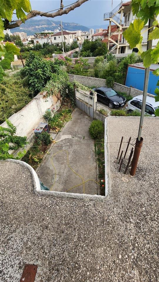 Shtepi private me qera