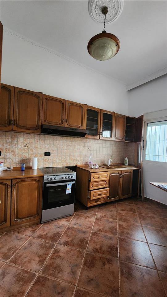 Shtepi private me qera