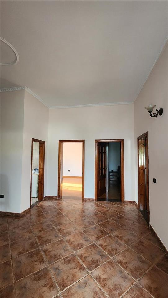 Shtepi private me qera