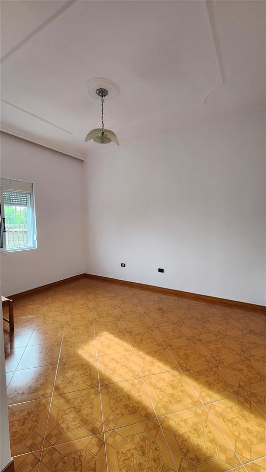 Shtepi private me qera