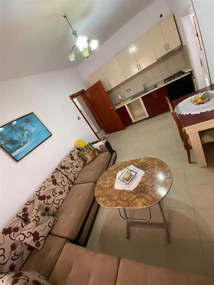 Apartament me qera