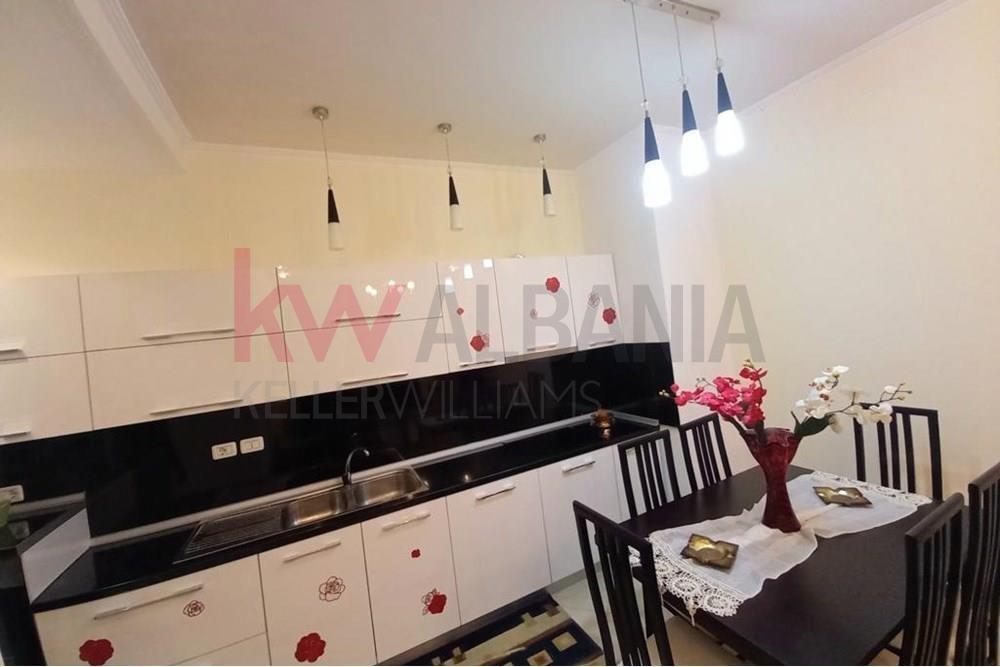 JEPET ME QIRA APARTAMENT 2+1 FRESKU