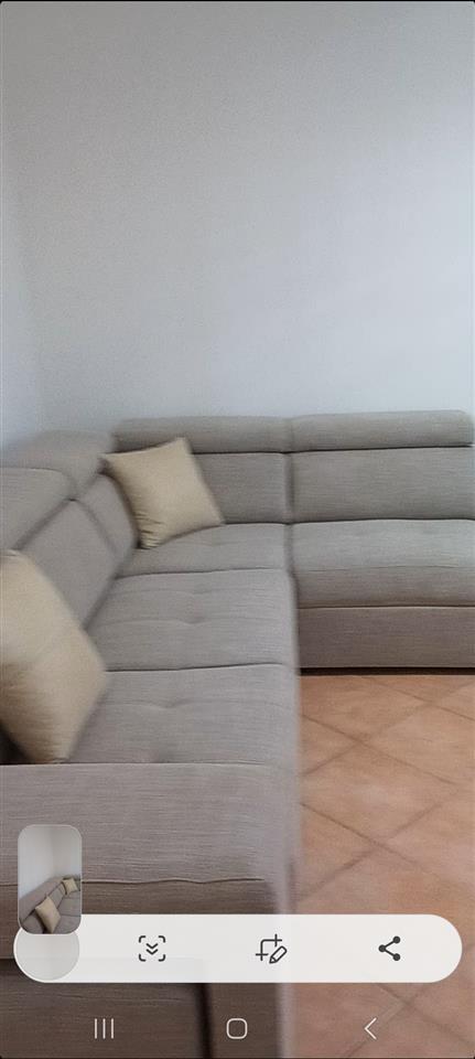 Okazion, shitet [2+1], pallat I Ri, prane poliklinikes Vl