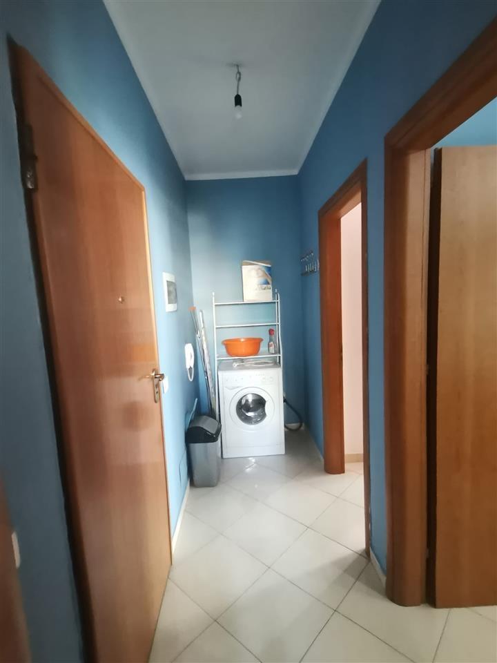Jepet apartament me qera ne Selite mbi marketin Xhangolli