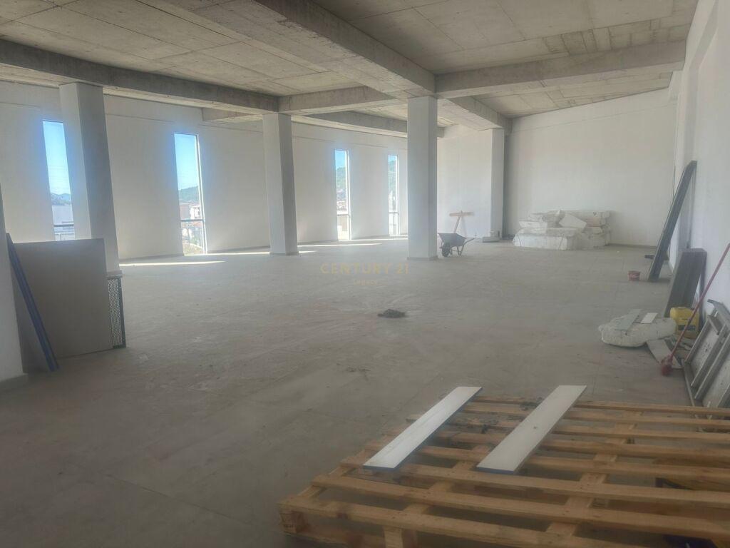 JEPET ME QIRA 1500 M2 OPEN SPACE NE DALJE TE KOMBINATIT !