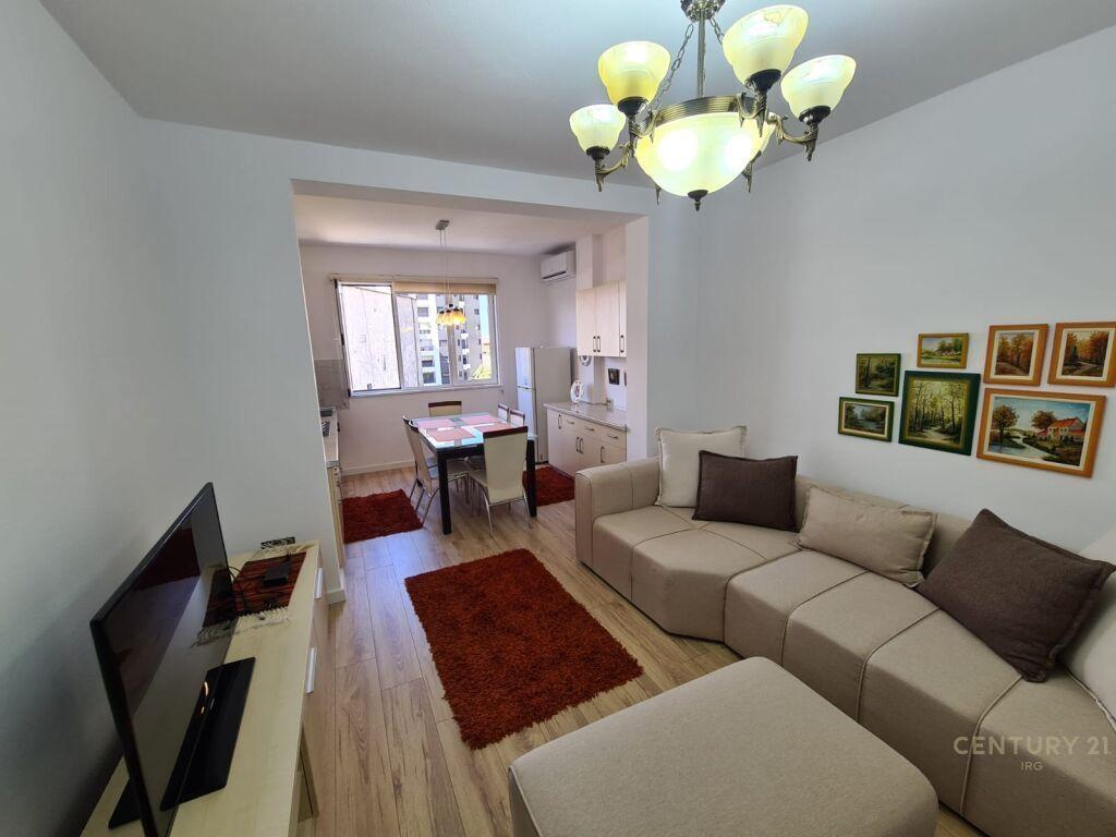 APARTAMENT 2+1 TER RRUGA E DURRESIT!