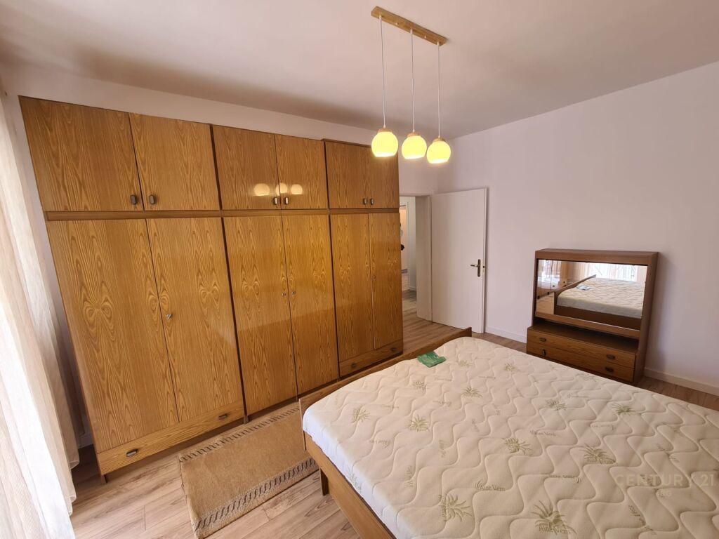 APARTAMENT 2+1 TER RRUGA E DURRESIT!
