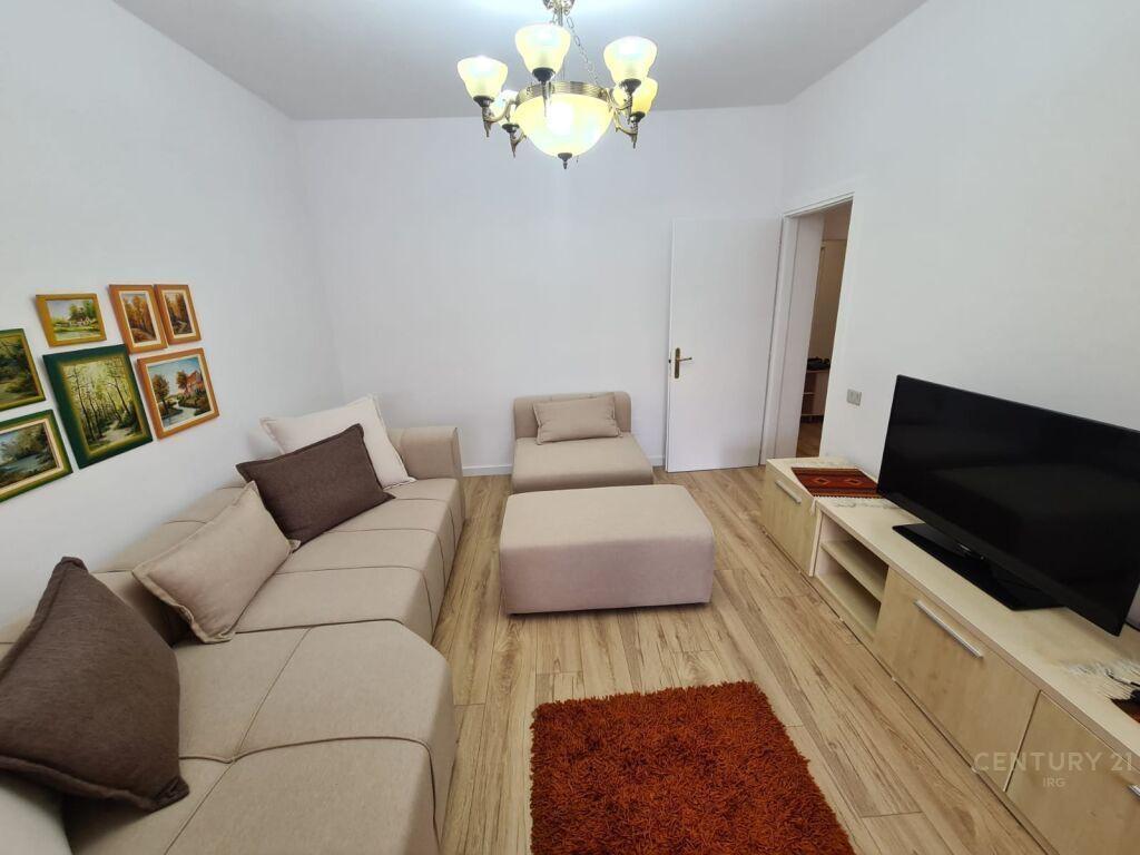 APARTAMENT 2+1 TER RRUGA E DURRESIT!
