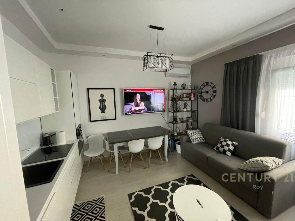 SHITET APARTAMENT 1+1 NE QENDER DURRESIT