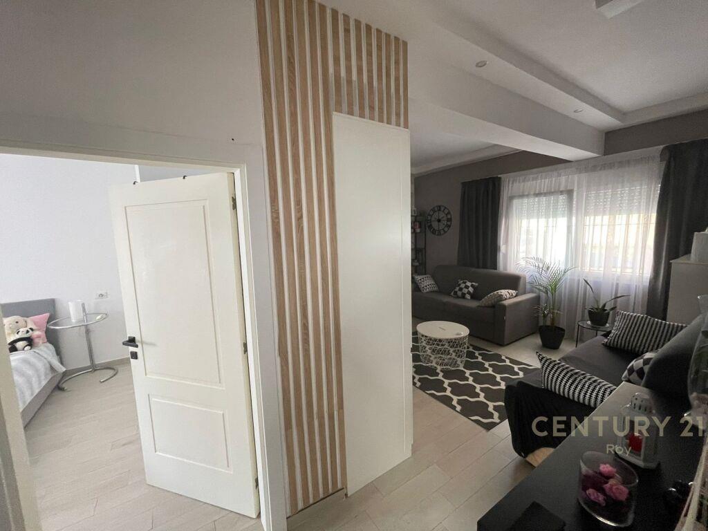 SHITE APARTAMENT 1+1 PRANE QENDRES DURRES!