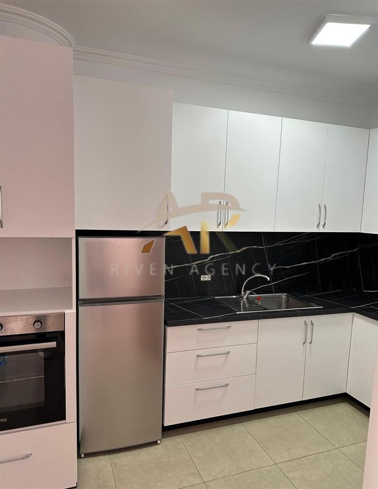 Jepet apartament me qera 3+1 ne Don Bosko , prane Credins B