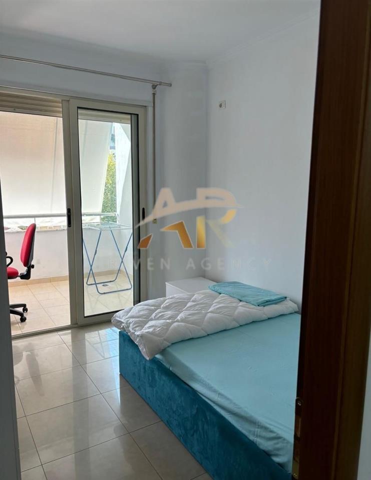 Jepet apartament me qera 3+1 ne Don Bosko , prane Credins B