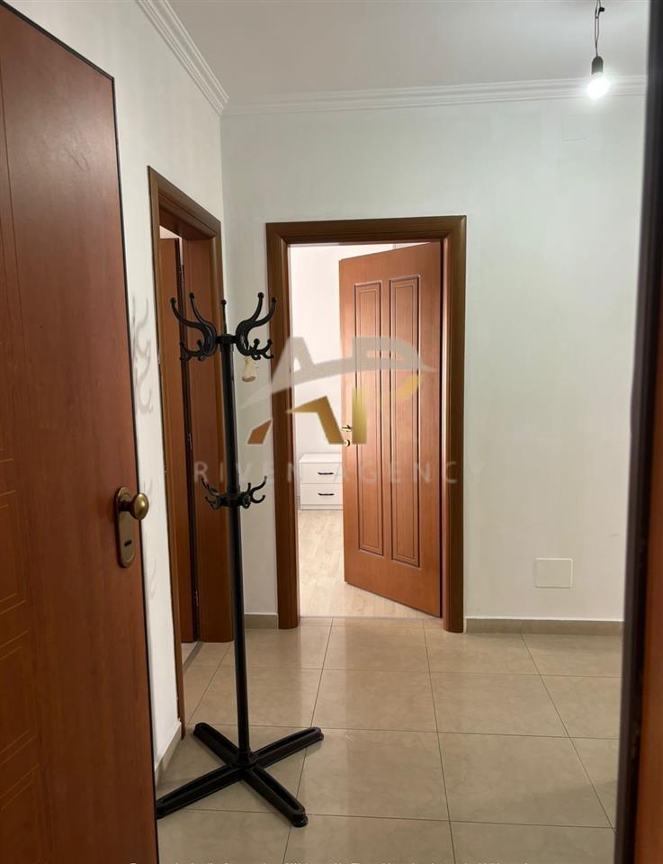 Jepet apartament me qera 3+1 ne Don Bosko , prane Credins B