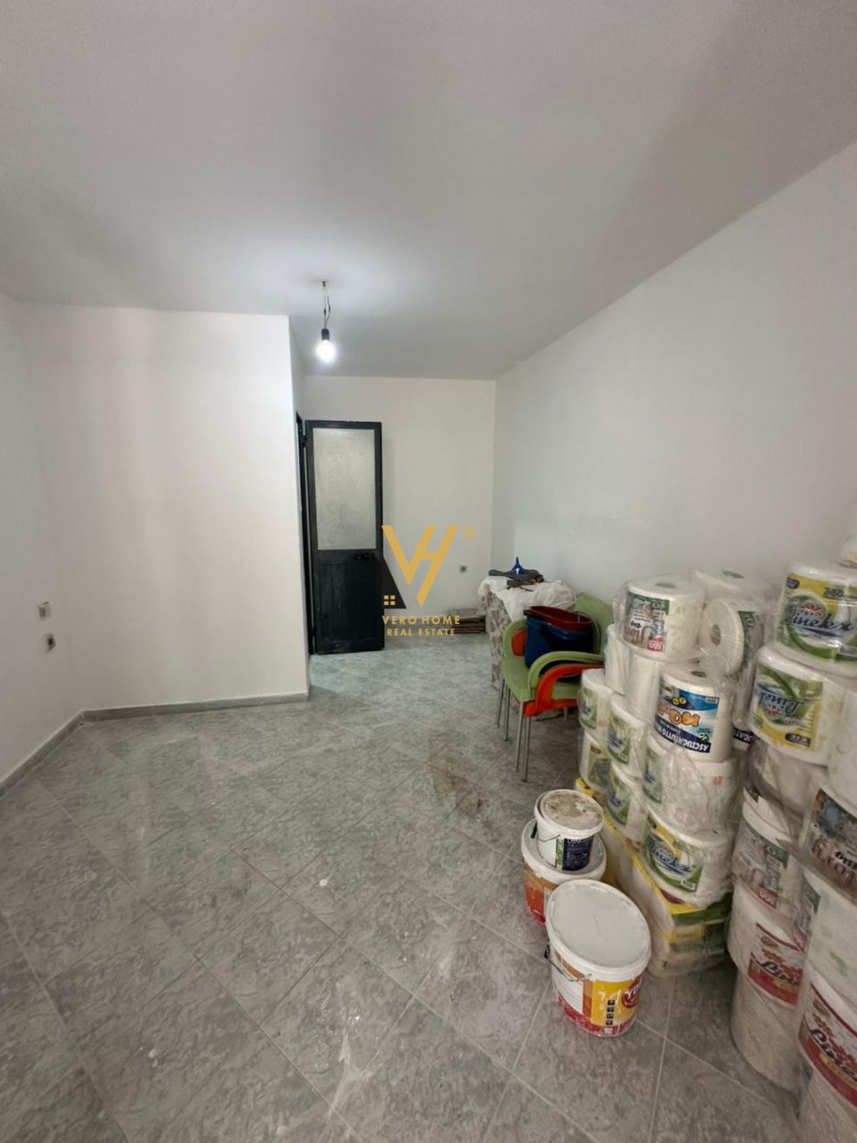 DYQAN 40M2 ME QERA TE 21 DHJETORI 50.000 LEKE