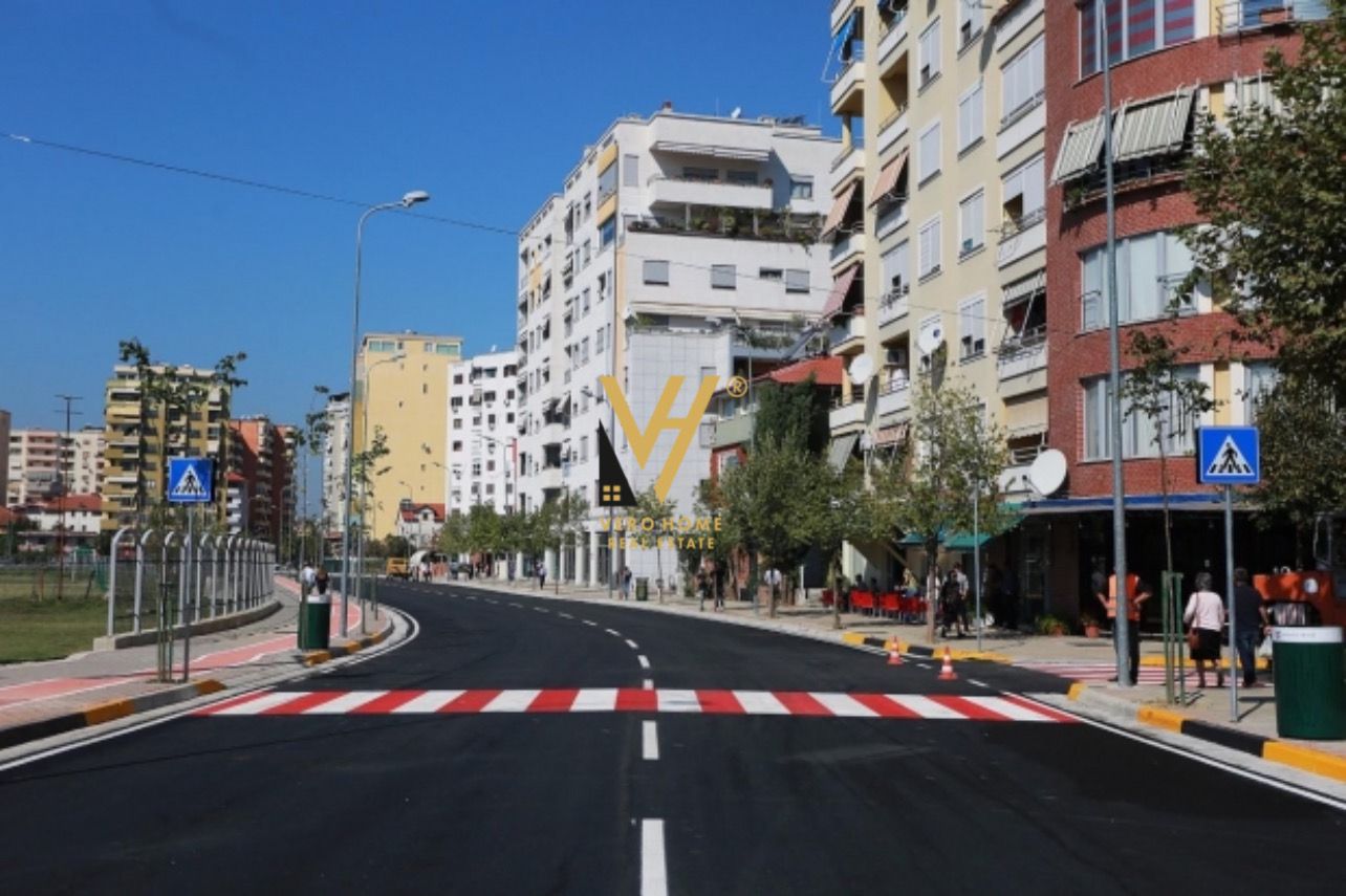 ZYRE 170 M2 ME QERA TE RRUGA E KOSOVAREVE 2.000 E