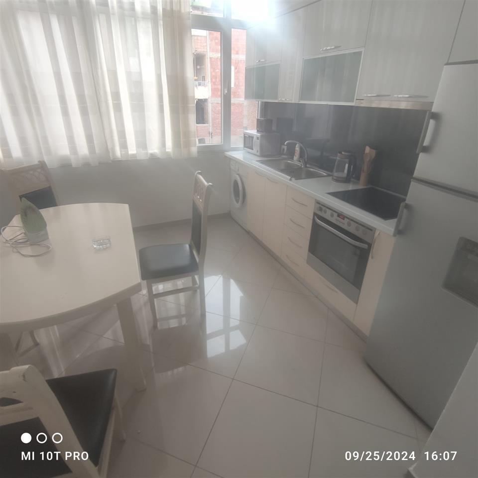 Jepet me qira apartament 2+1 ne bllok , tek pallatet Agimi