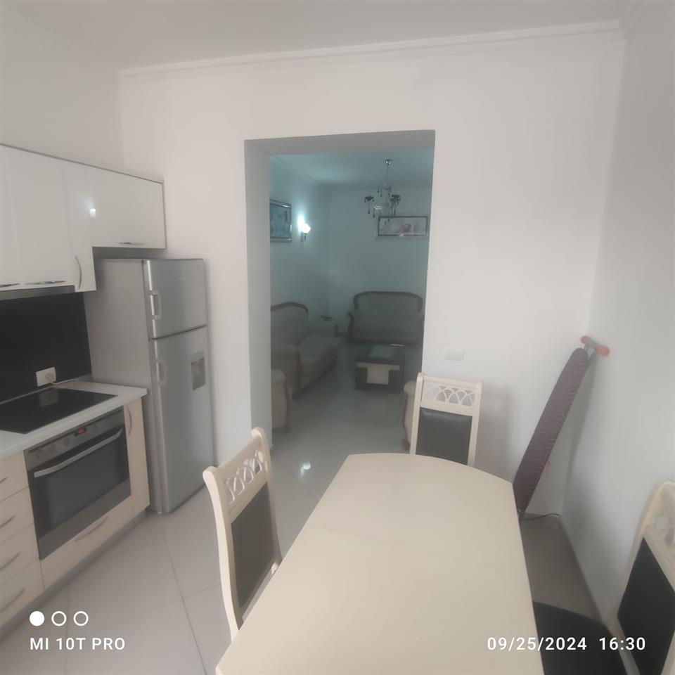 Jepet me qira apartament 2+1 ne bllok , tek pallatet Agimi