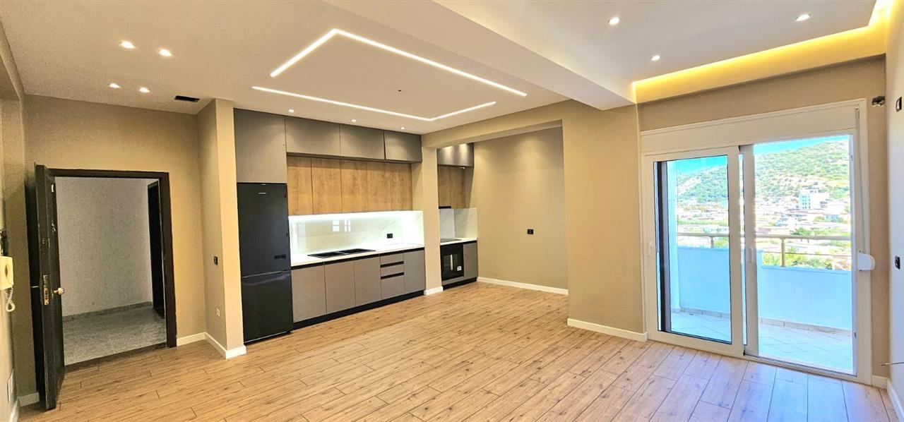 1500€/m2,me mobilim lux[ 2+1+2] lungo mare, vlore