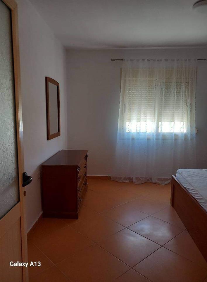 Shtepi private me oborr te plazhi I vjeter/Qera vjetore