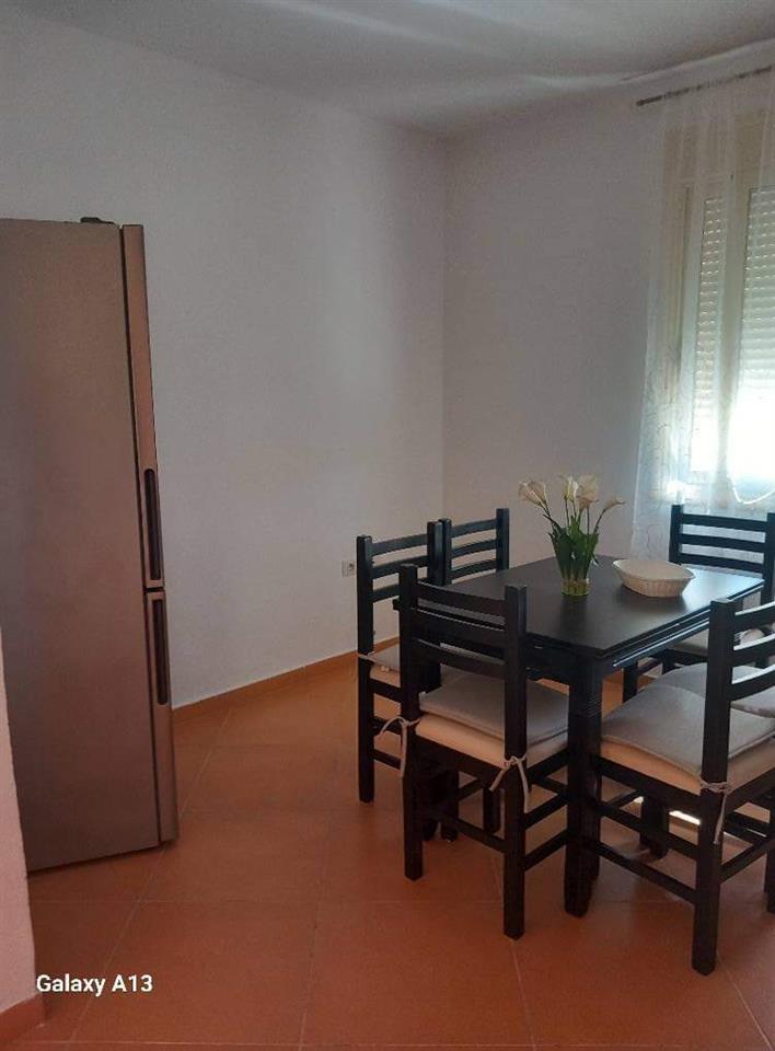 Shtepi private me oborr te plazhi I vjeter/Qera vjetore