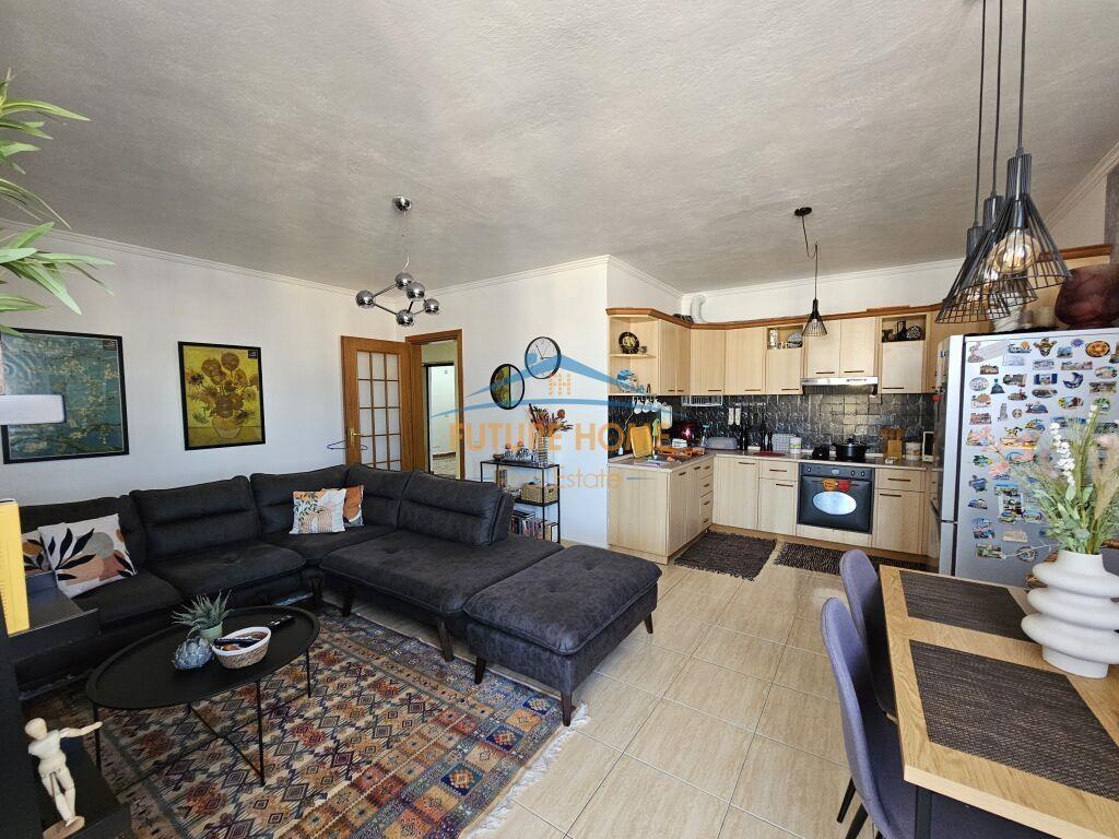 Qera, Apartament 1+1, Rruga e Bogdaneve, Tiranë. 650 €