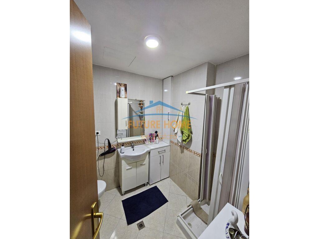 Qera, Apartament 1+1, Rruga e Bogdaneve, Tiranë. 650 €