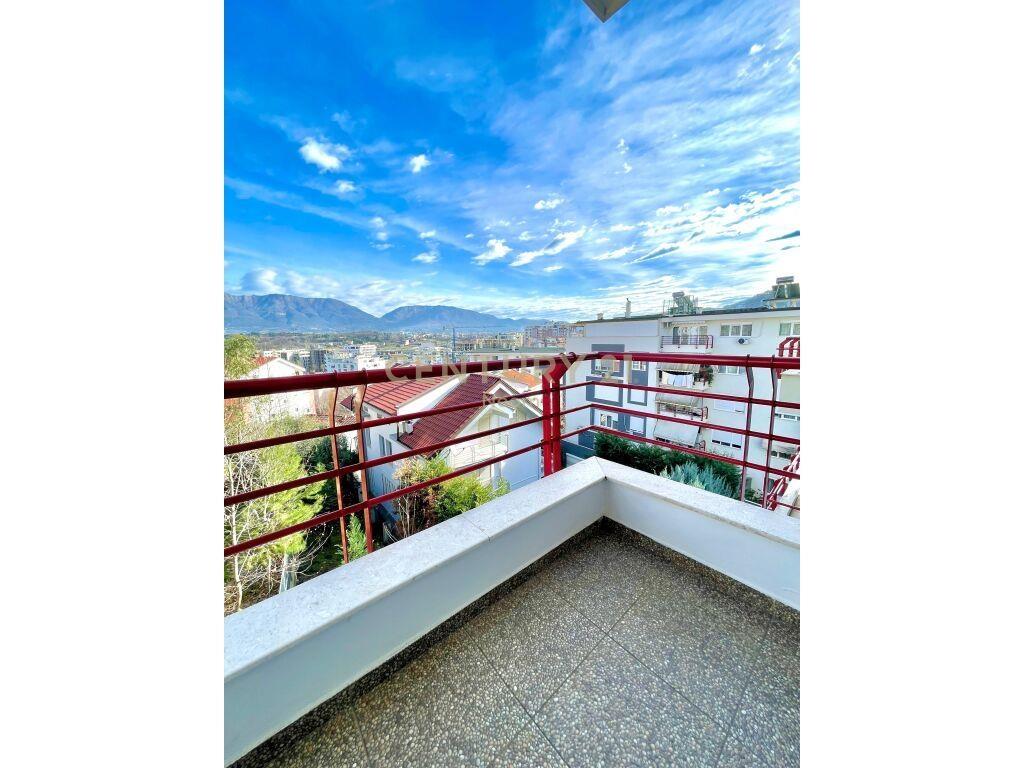 LIQENI I THATE , APARTAMENT 3+1+2 PER QIRA