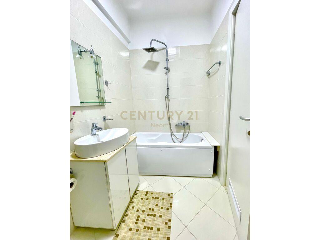 LIQENI I THATE , APARTAMENT 3+1+2 PER QIRA